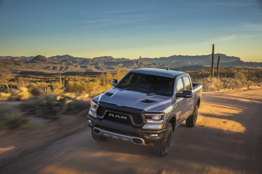  Dodge Ram 1500 Rebel Crew Cab (DT) 2018 года  (фото 12 из 48)